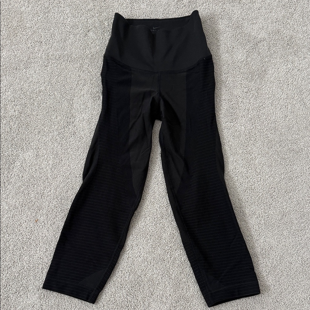 Nike workout legging - women’s medium